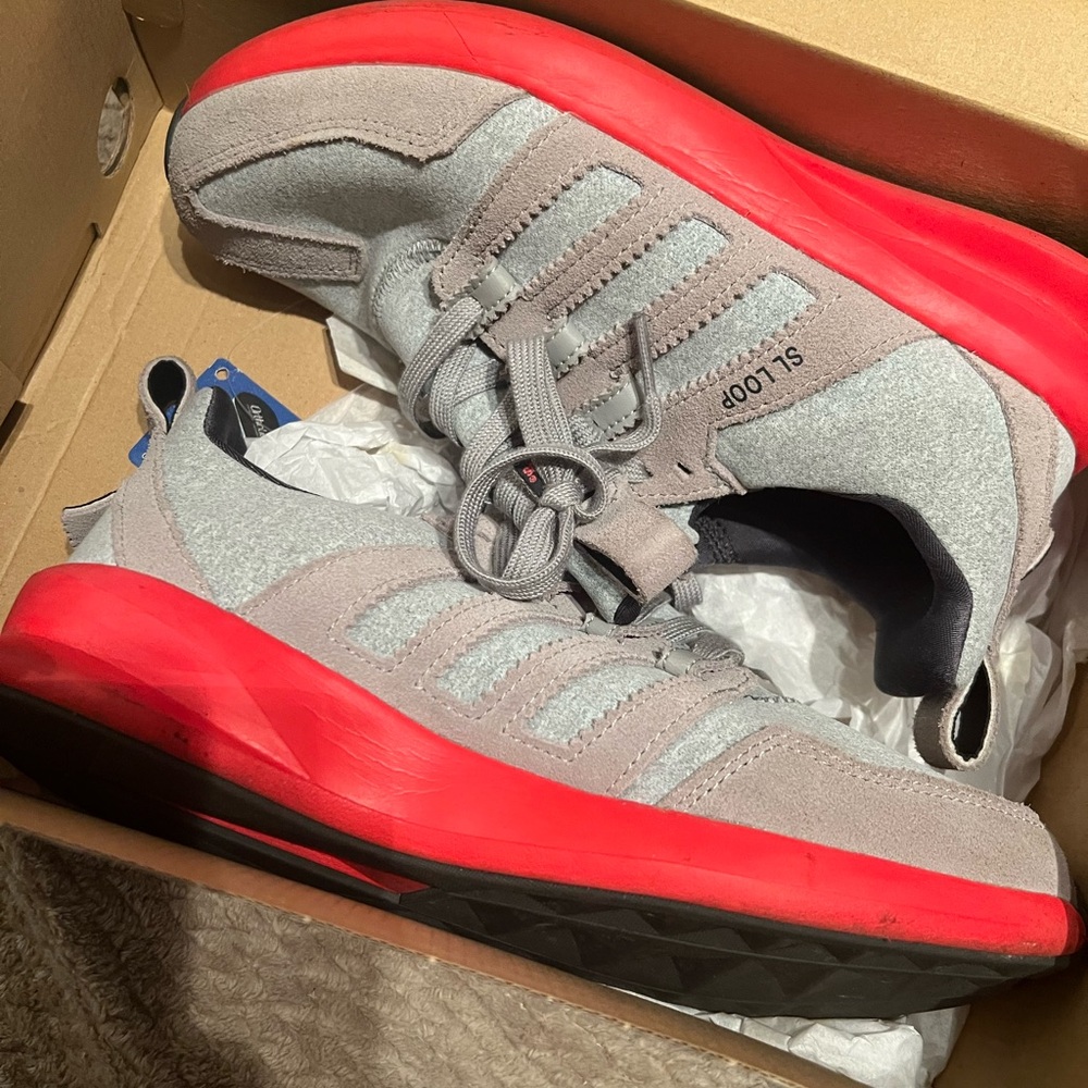 Adidas Men's Gray and Red Sneakers